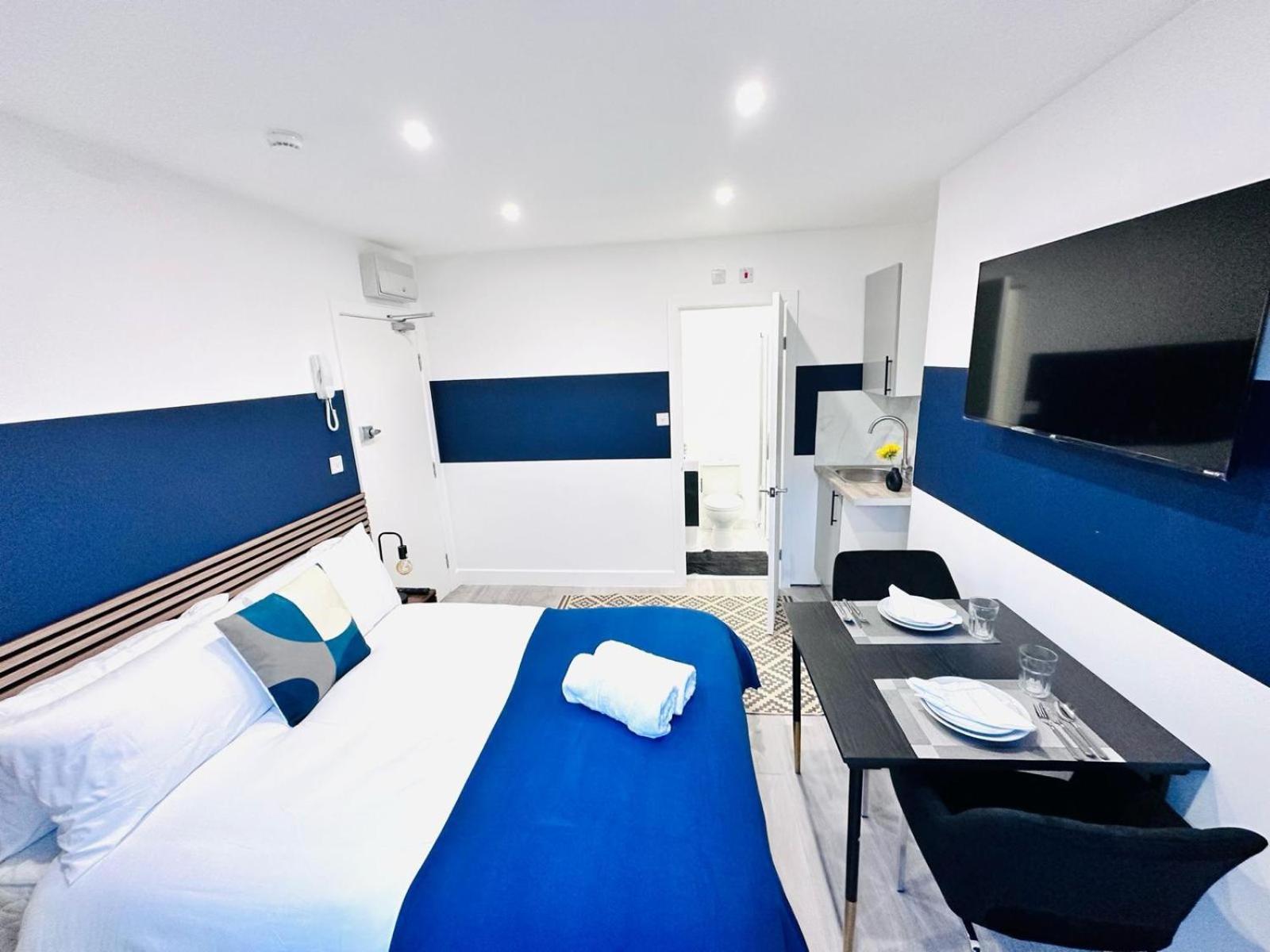 London 58 Blue House City Center Studio, Top Spot Ngoại thất bức ảnh